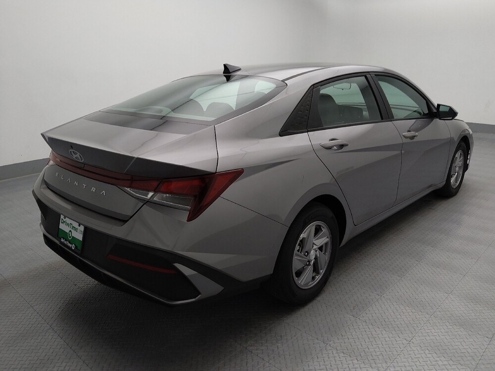 2024 Hyundai Elantra in Wichita, KS 67207 - 18135300 9