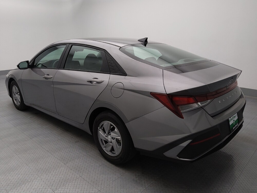 2024 Hyundai Elantra in Wichita, KS 67207 - 18135300 3