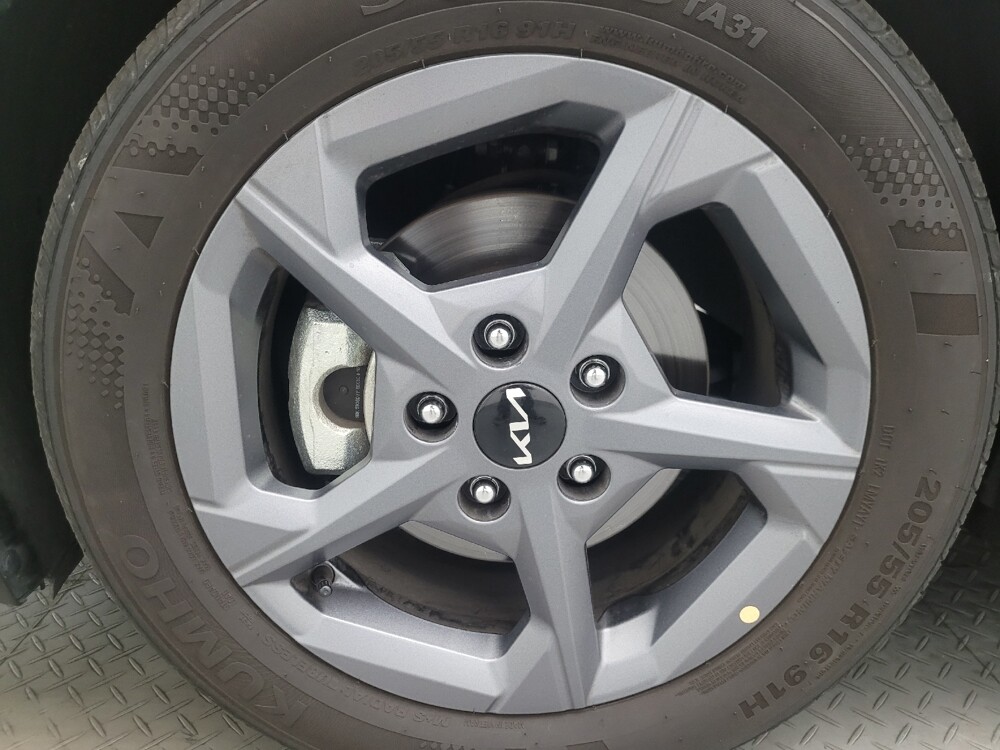 2025 Kia K4 in Mesa, AZ 85210 - 18135317 31