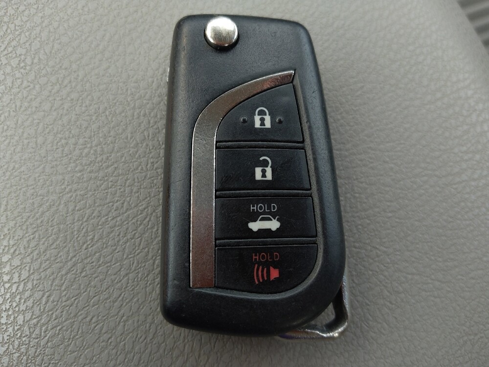 2019 Toyota Camry in Greenville, SC 29607 - 18135320 32