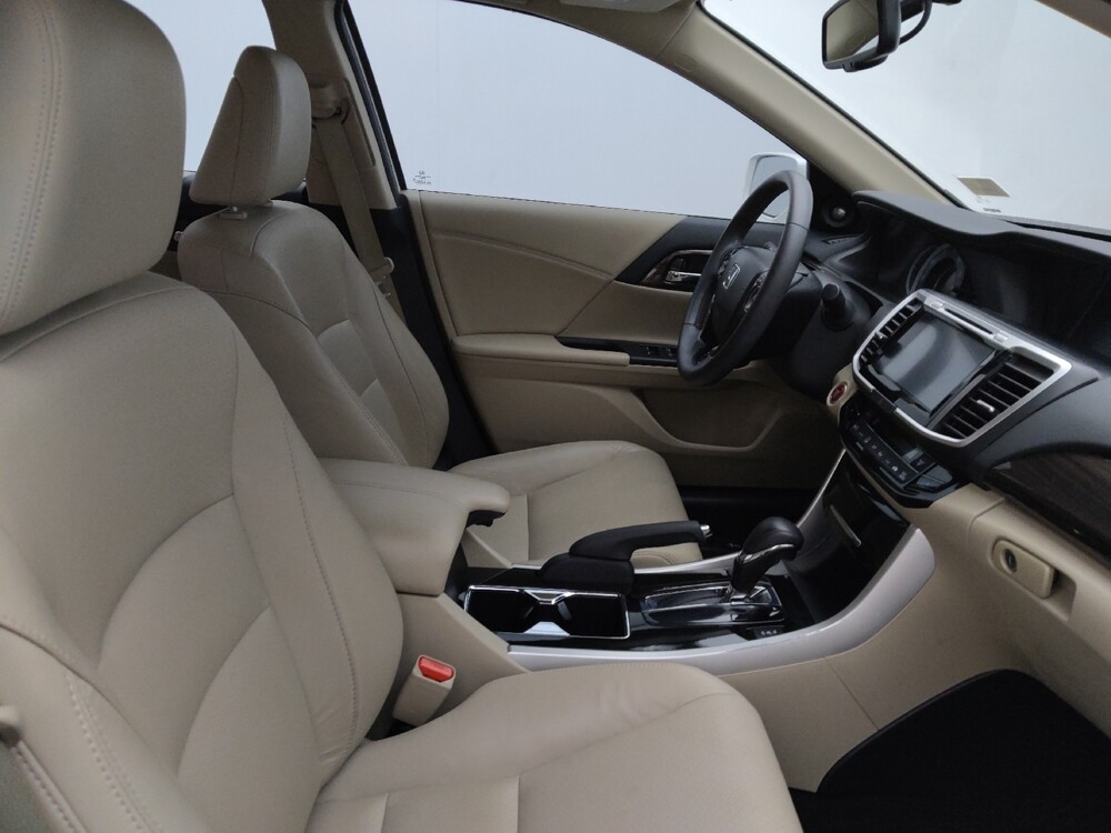 2016 Honda Accord in Greensboro, NC 27407 - 18135324 21