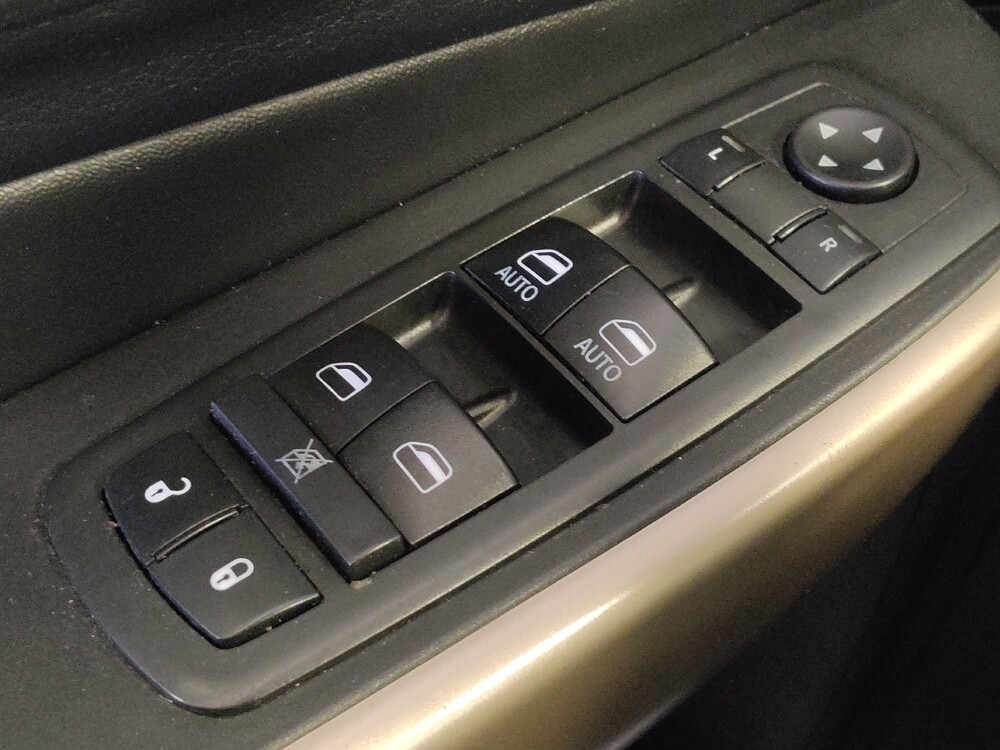 2018 Jeep Cherokee in San Antonio, TX 78238 - 18135326 27