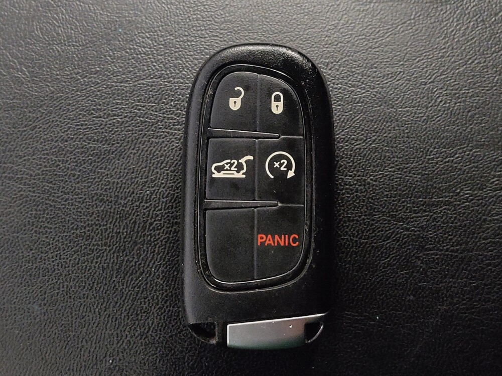 2018 Jeep Cherokee in San Antonio, TX 78238 - 18135326 32