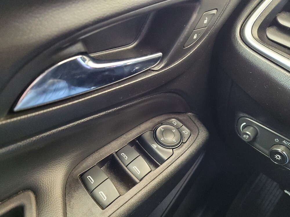 2019 Chevrolet Equinox in Toledo, OH 43617 - 18135327 27