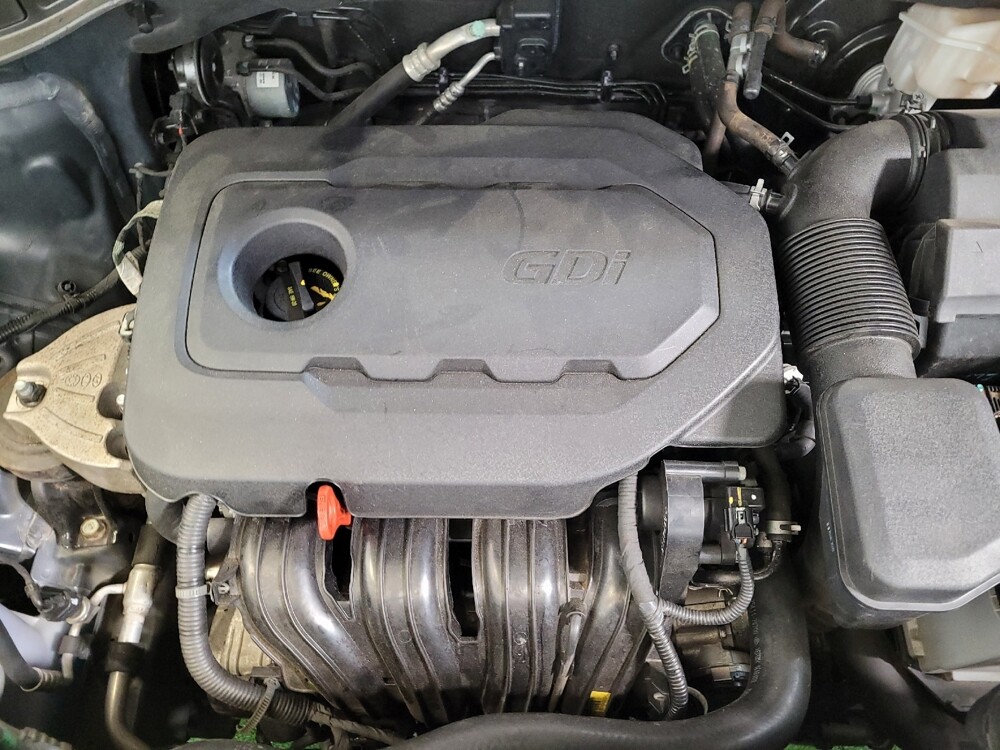 2018 Hyundai Santa Fe in Columbus, OH 43228 - 18135329 30