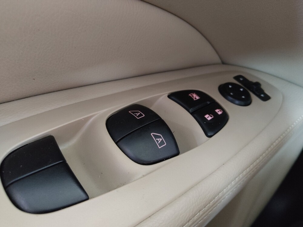 2018 Nissan Pathfinder in Columbia, SC 29210 - 18135337 27