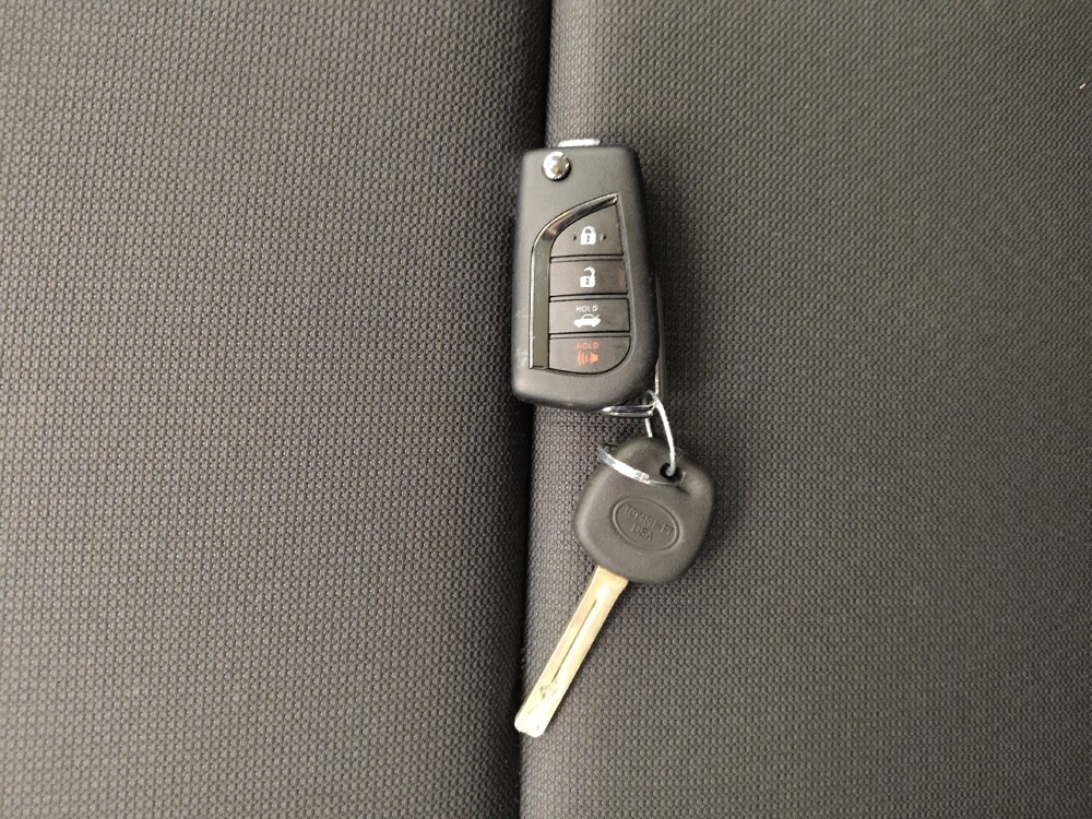 2024 Toyota Corolla in Springfield, MO 65807 - 18135350 32