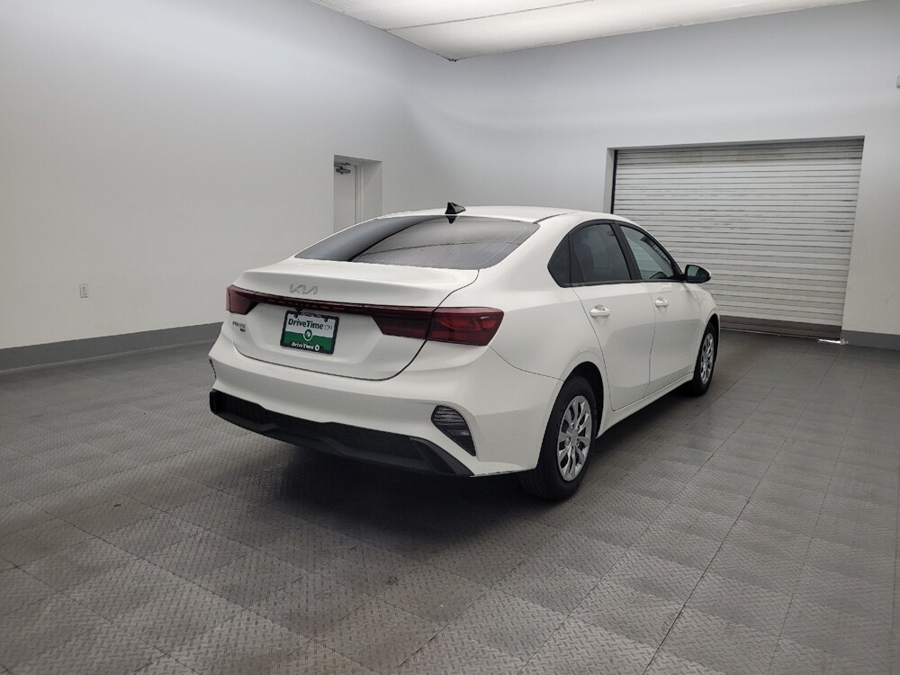 2024 Kia Forte in Mesa, AZ 85210 - 18135354 9