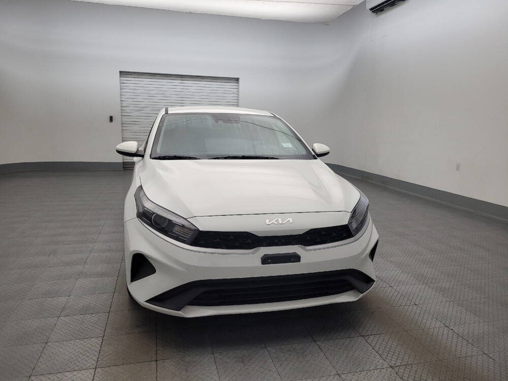 2024 Kia Forte in Mesa, AZ 85210 - 18135354 14