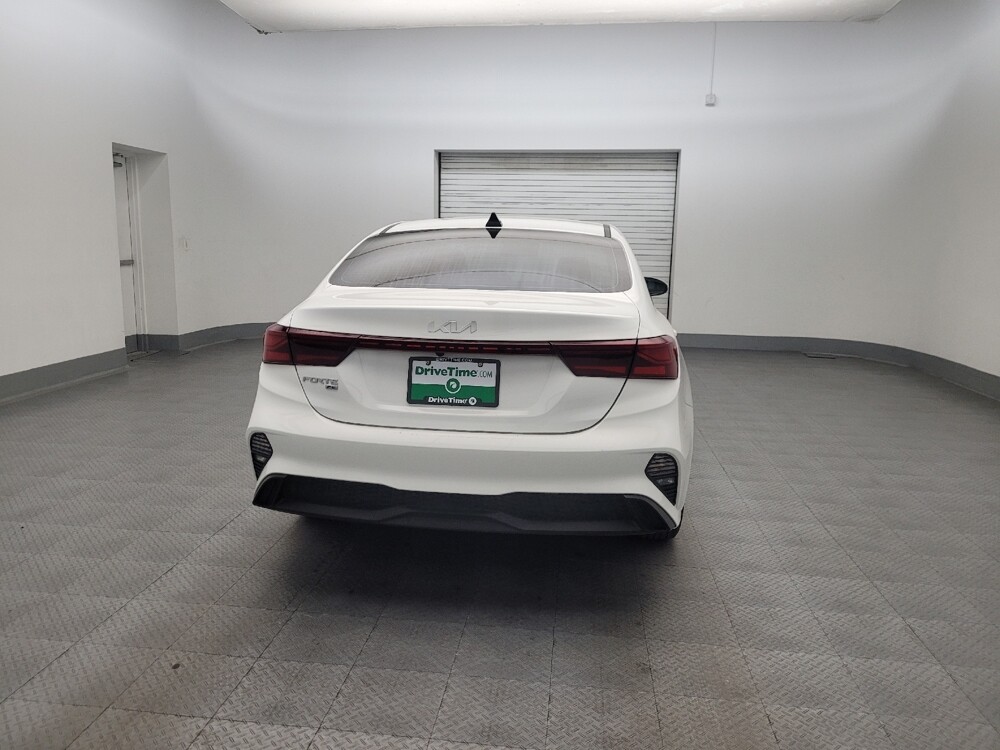 2024 Kia Forte in Mesa, AZ 85210 - 18135354 7