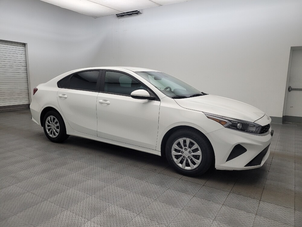 2024 Kia Forte in Mesa, AZ 85210 - 18135354 11