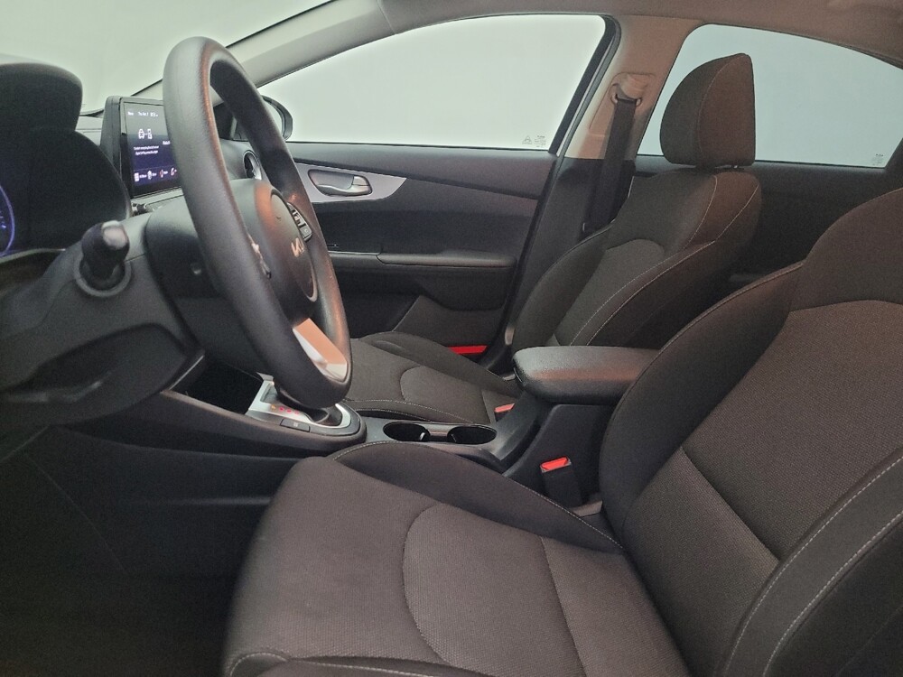 2024 Kia Forte in Mesa, AZ 85210 - 18135354 17