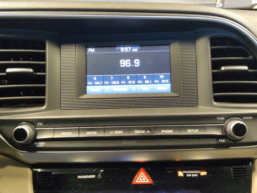 2020 Hyundai Elantra in Mesa, AZ 85210 - 18135359 25