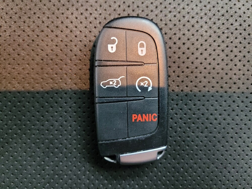 2021 Jeep Grand Cherokee in Las Vegas, NV 89104 - 18135361 32