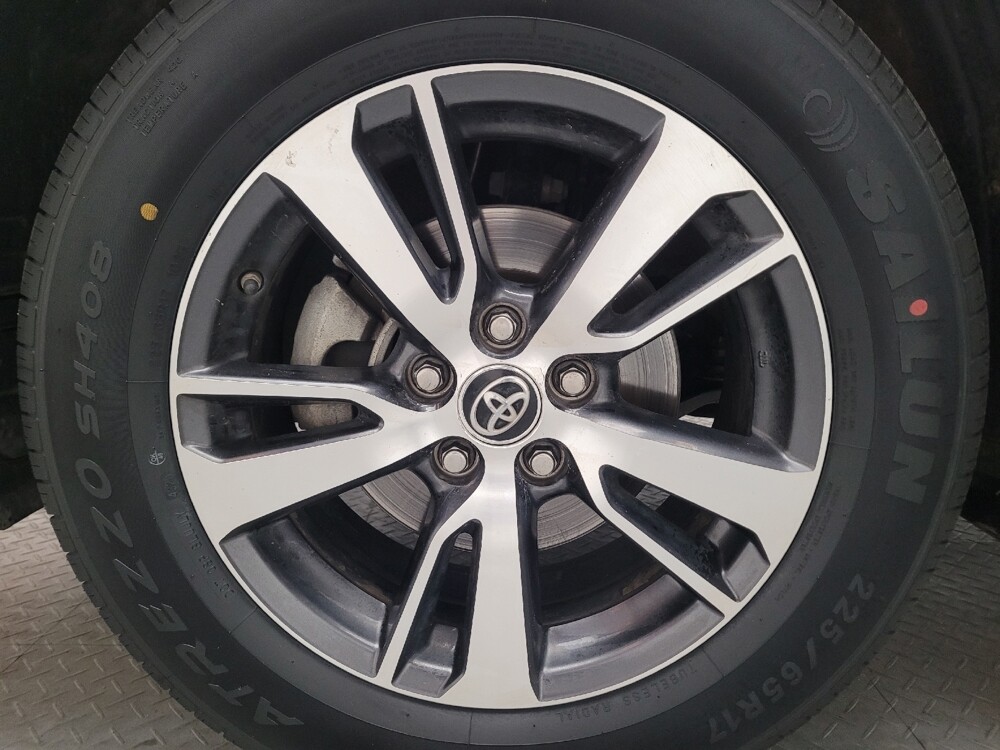 2018 Toyota RAV4 in Sacramento, CA 95821 - 18135378 31