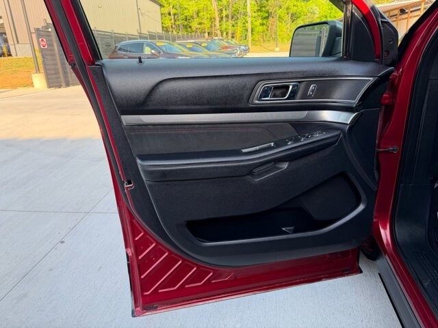 2019 Ford Explorer in Knoxville, TN 37920 - 18135380 7