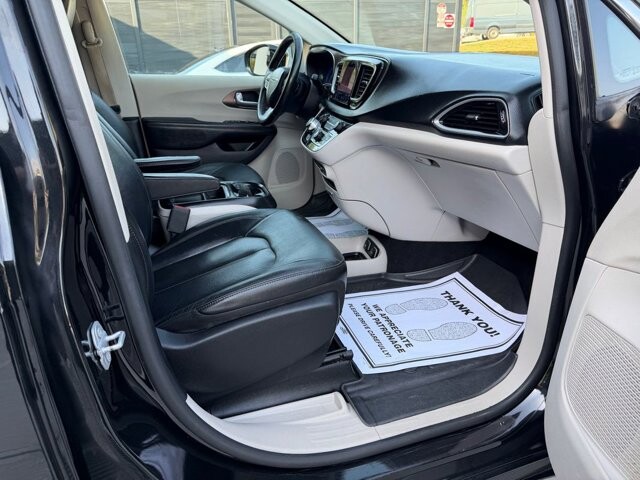 2019 Chrysler Pacifica in Knoxville, TN 37920 - 18135381 16