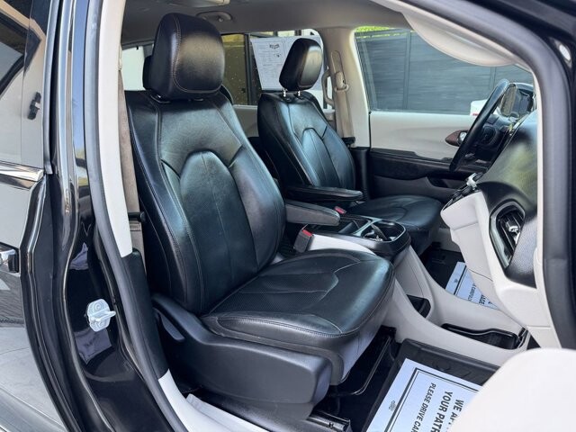 2019 Chrysler Pacifica in Knoxville, TN 37920 - 18135381 17