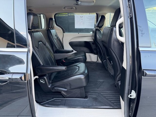 2019 Chrysler Pacifica in Knoxville, TN 37920 - 18135381 11