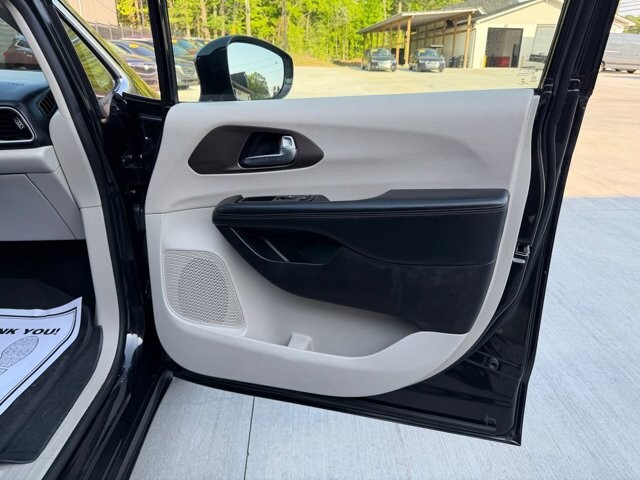 2019 Chrysler Pacifica in Knoxville, TN 37920 - 18135381 13