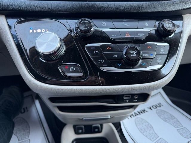 2019 Chrysler Pacifica in Knoxville, TN 37920 - 18135381 25