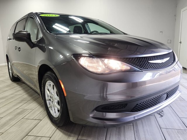 2023 Chrysler Voyager in Cinnaminson, NJ 08077 - 18135386 7