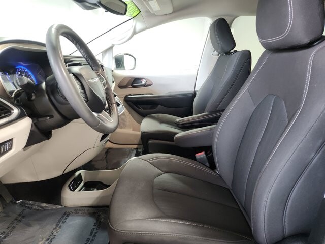 2023 Chrysler Voyager in Cinnaminson, NJ 08077 - 18135386 10