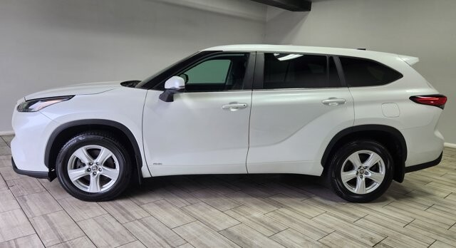 2023 Toyota Highlander in Cinnaminson, NJ 08077 - 18135390 2