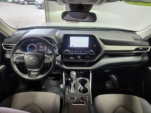2023 Toyota Highlander in Cinnaminson, NJ 08077 - 18135390 16
