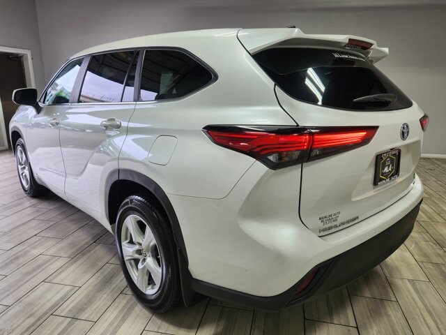 2023 Toyota Highlander in Cinnaminson, NJ 08077 - 18135390 3