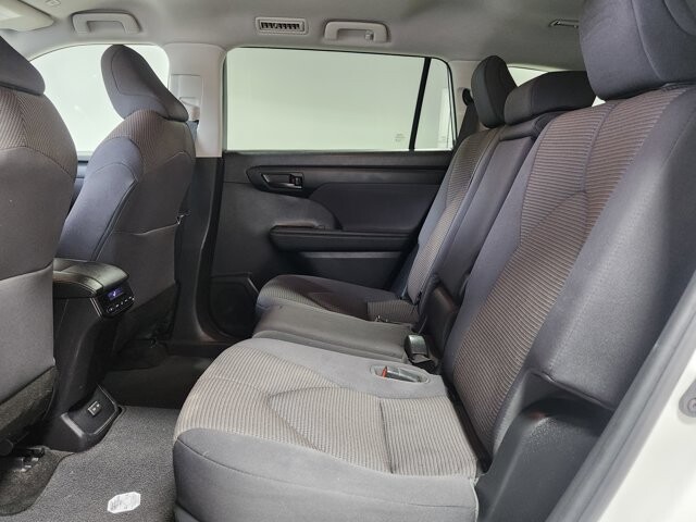 2023 Toyota Highlander in Cinnaminson, NJ 08077 - 18135390 13