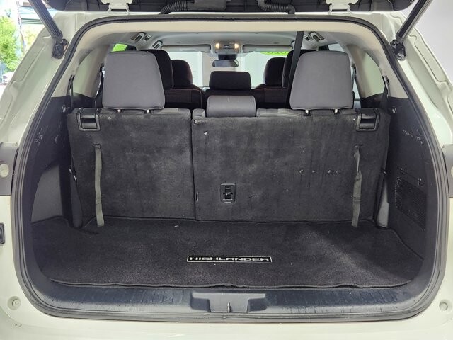 2023 Toyota Highlander in Cinnaminson, NJ 08077 - 18135390 14