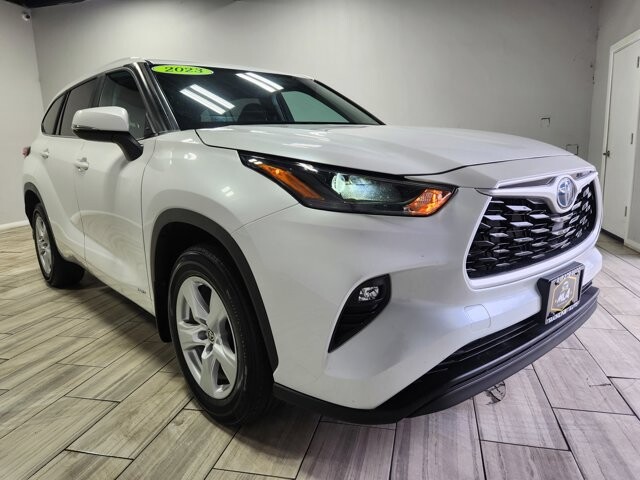 2023 Toyota Highlander in Cinnaminson, NJ 08077 - 18135390 7