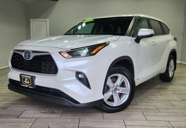 2023 Toyota Highlander in Cinnaminson, NJ 08077 - 18135390