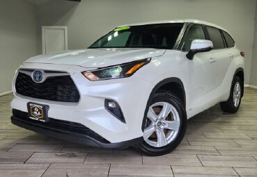 2023 Toyota Highlander in Cinnaminson, NJ 08077