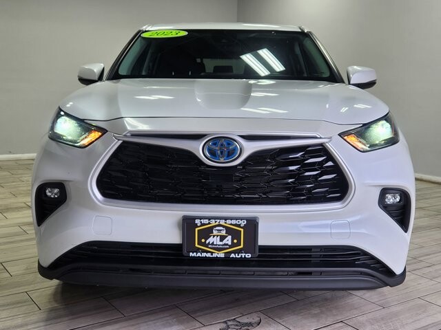 2023 Toyota Highlander in Cinnaminson, NJ 08077 - 18135390 8