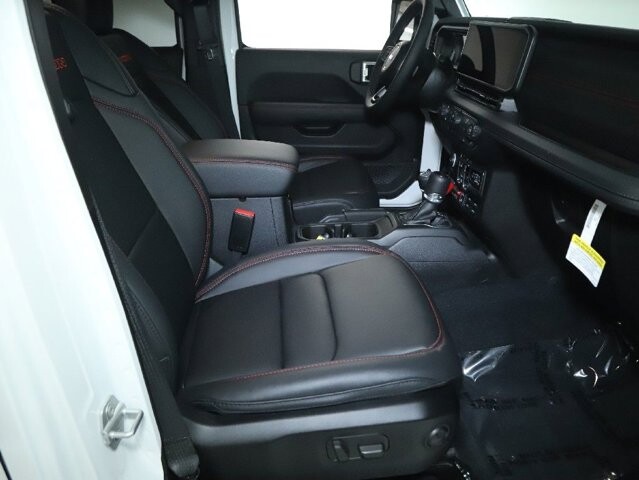 2026 Jeep Wrangler in Bedford, OH 44146 - 18135403 32