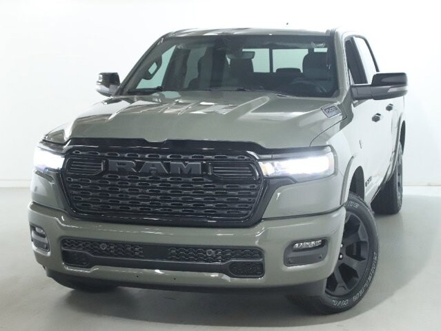 2026 RAM 1500 in Bedford, OH 44146 - 18135408 3