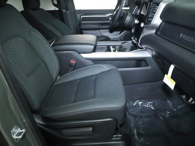2026 RAM 1500 in Bedford, OH 44146 - 18135408 34