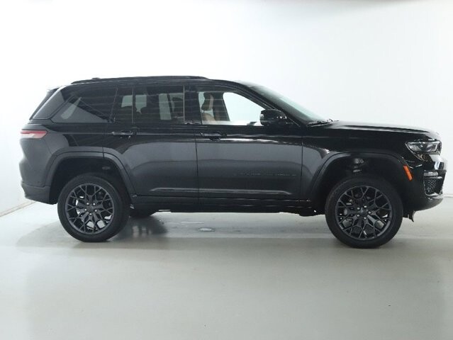 2025 Jeep Grand Cherokee in Bedford, OH 44146 - 18135413 11