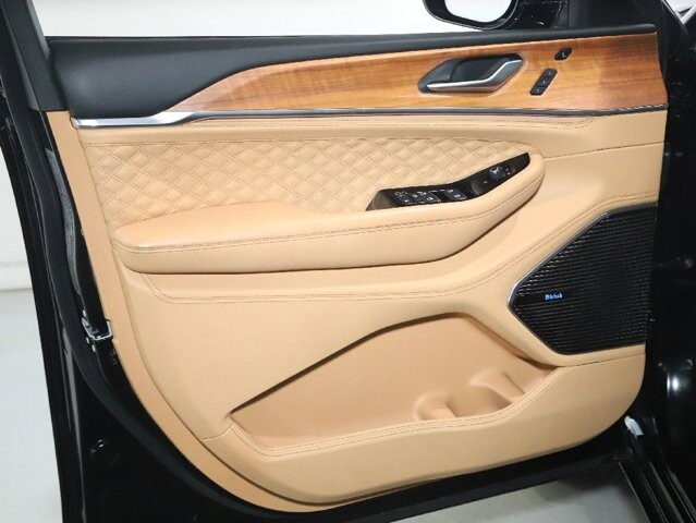 2025 Jeep Grand Cherokee in Bedford, OH 44146 - 18135413 16