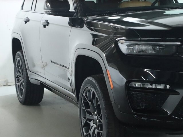 2025 Jeep Grand Cherokee in Bedford, OH 44146 - 18135413 8