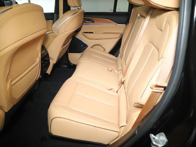2025 Jeep Grand Cherokee in Bedford, OH 44146 - 18135413 14