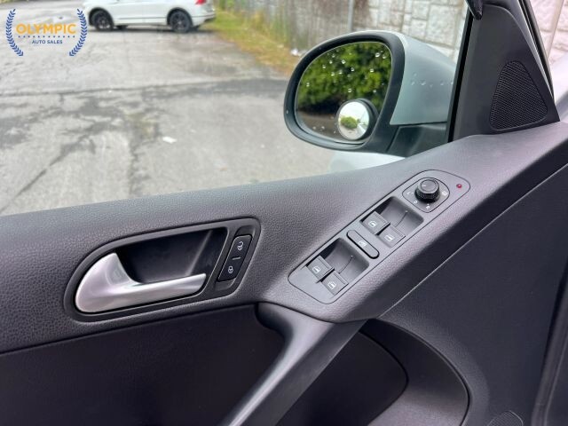 2017 Volkswagen Tiguan in Decatur, GA 30032 - 18135430 34