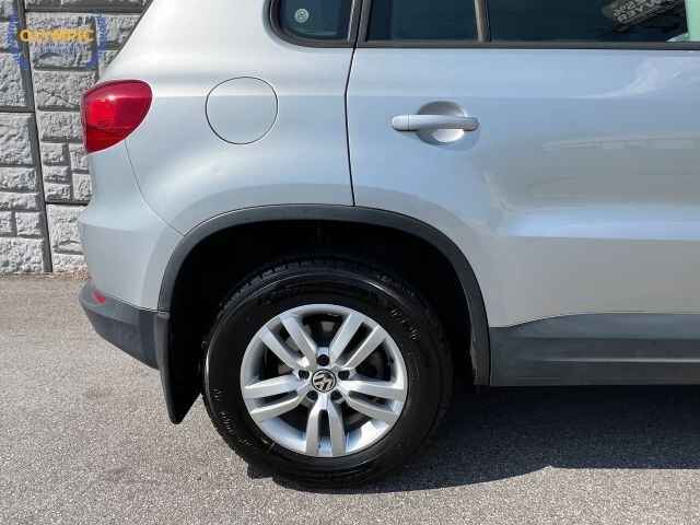 2017 Volkswagen Tiguan in Decatur, GA 30032 - 18135430 12