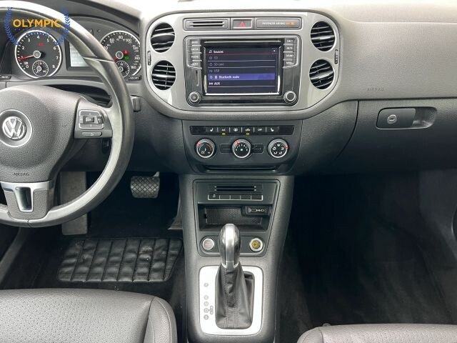 2017 Volkswagen Tiguan in Decatur, GA 30032 - 18135430 28
