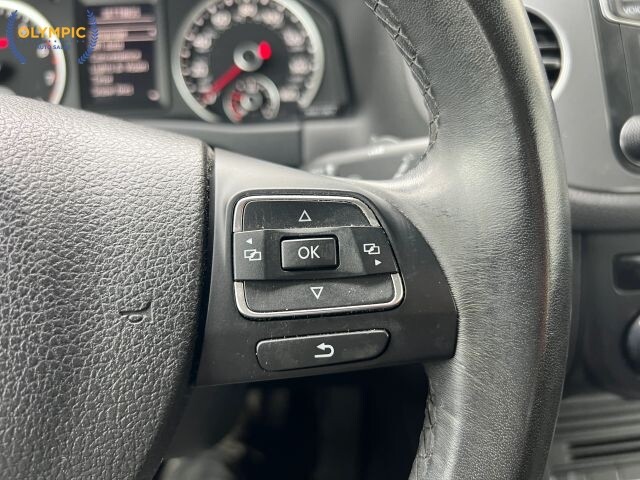 2017 Volkswagen Tiguan in Decatur, GA 30032 - 18135430 25