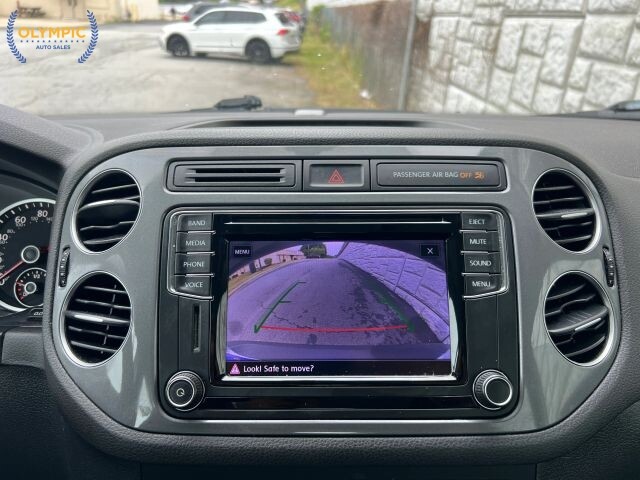 2017 Volkswagen Tiguan in Decatur, GA 30032 - 18135430 32