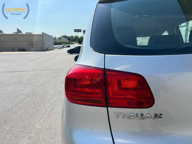 2017 Volkswagen Tiguan in Decatur, GA 30032 - 18135430 16