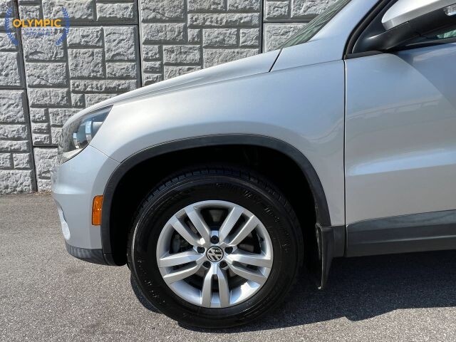 2017 Volkswagen Tiguan in Decatur, GA 30032 - 18135430 9